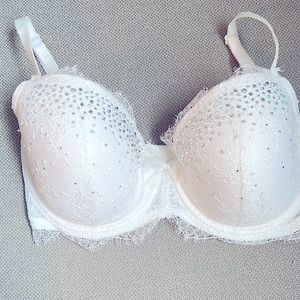 Never worn Victoria Secrets dream angels wedding BRIDE bra. 32DDD